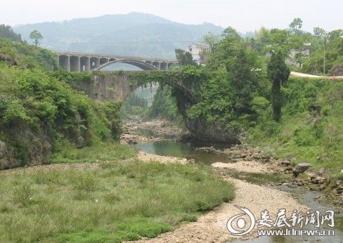 新旧两桥
